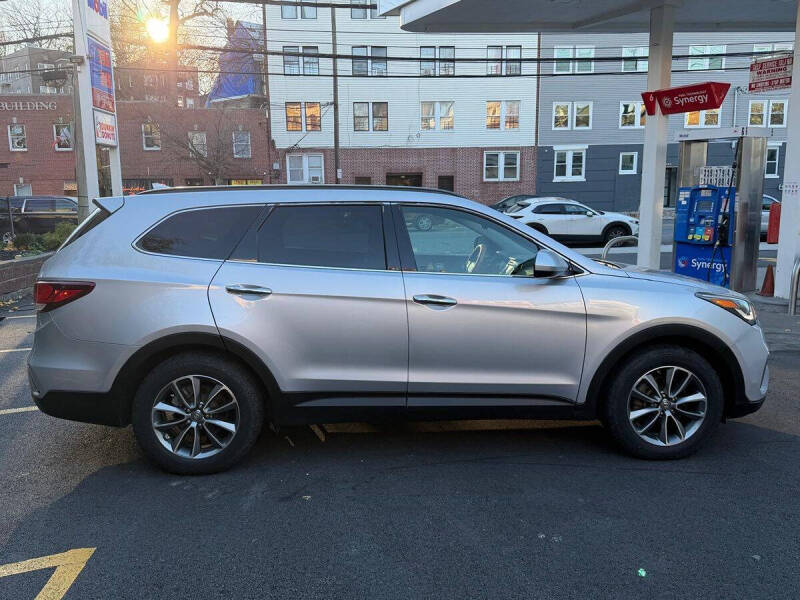 2017 Hyundai Santa Fe SE