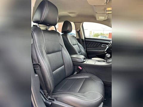 2011 Ford Taurus SEL