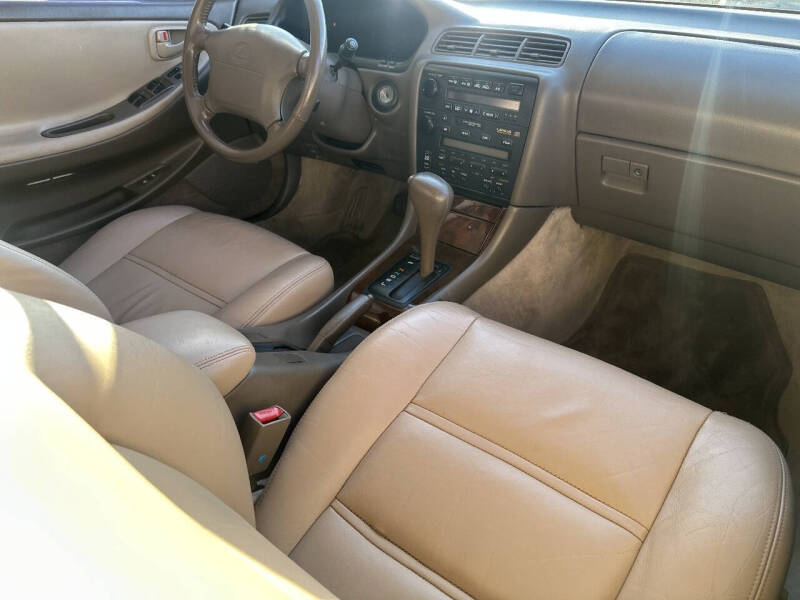 1996 Lexus ES 300