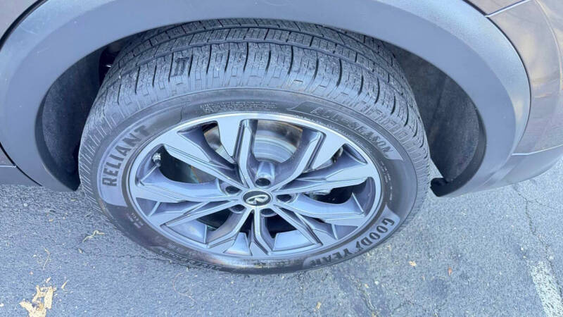 2018 Infiniti QX30 Luxury