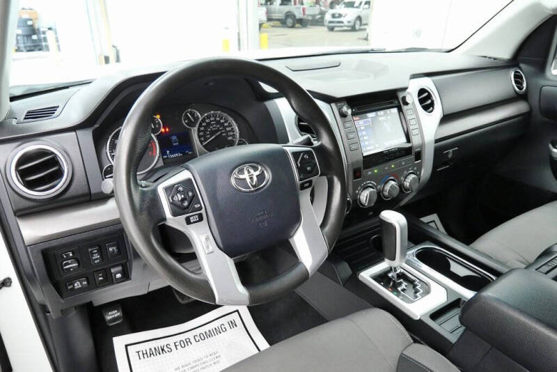 2017 Toyota Tundra SR5