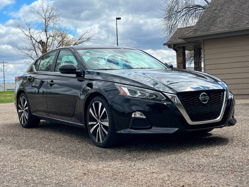 2020 Nissan Altima SR's photo