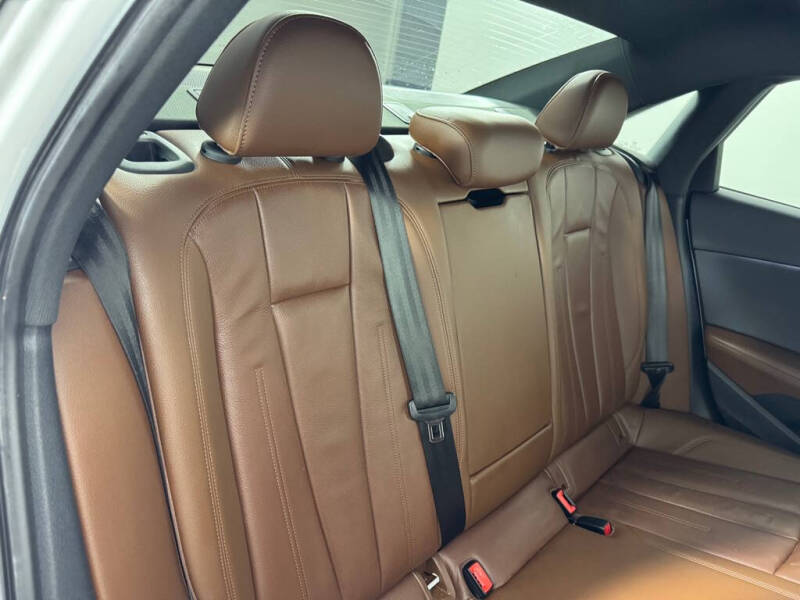 2019 Audi A4 quattro Premium Plus 45 TFSI