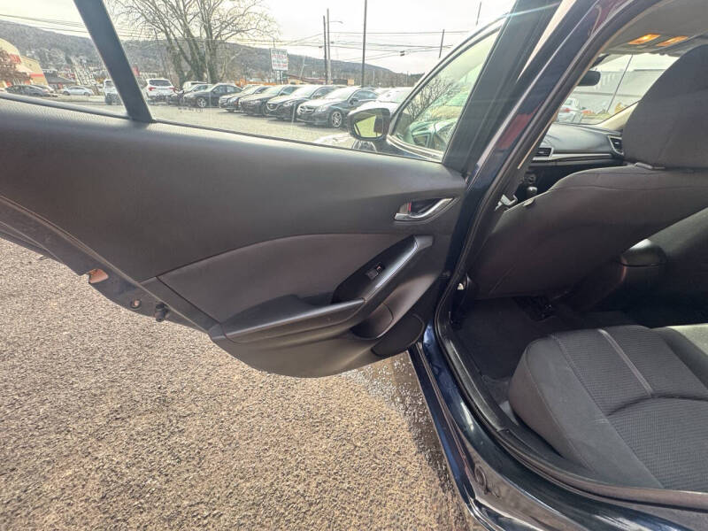 2017 Mazda MAZDA3 Sport