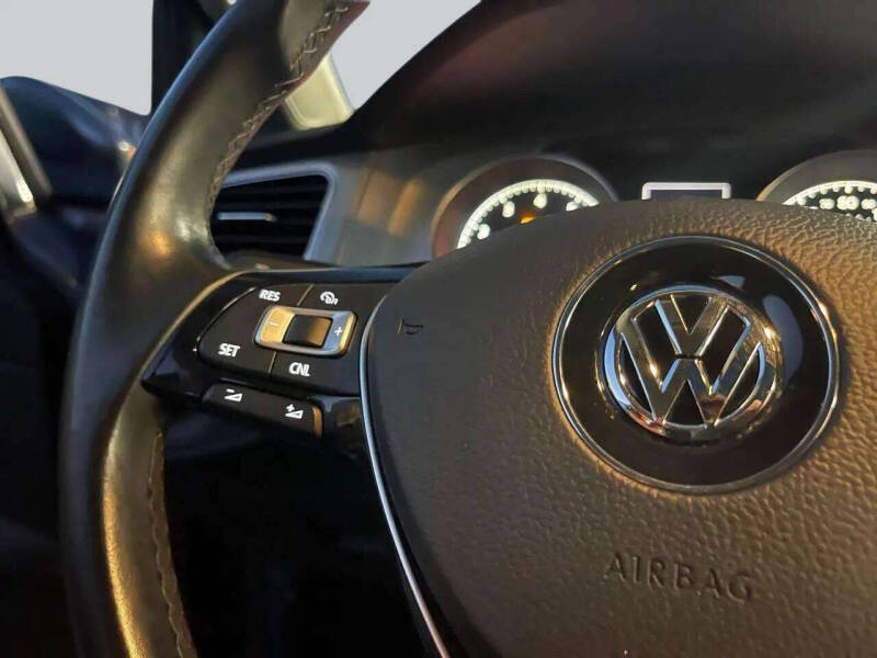 2015 Volkswagen Golf TSI S