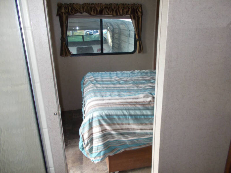 2014 Coachmen RV Liberty Edition