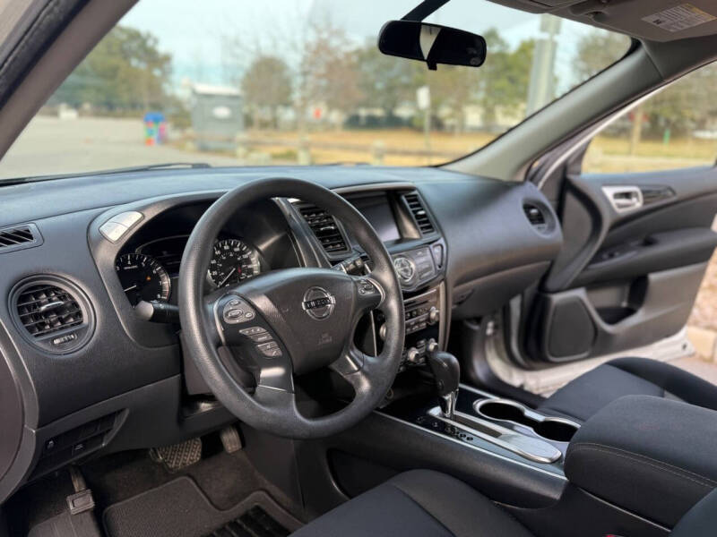 2017 Nissan Pathfinder S