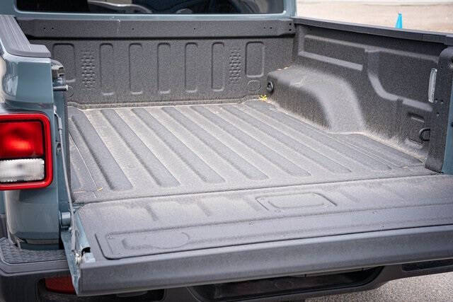 2025 Jeep Gladiator NightHawk