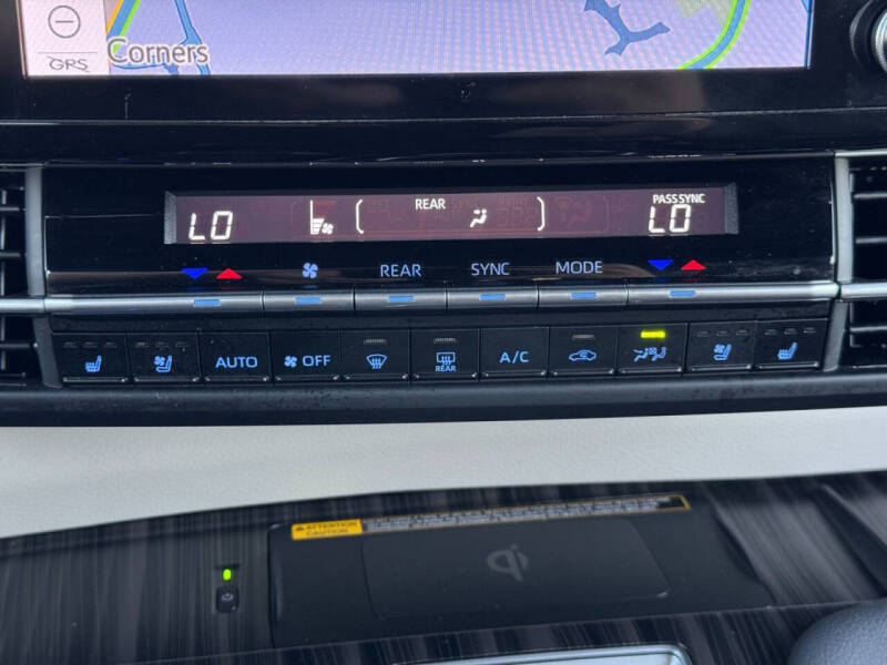 2024 Toyota Sienna Platinum 7-Passenger