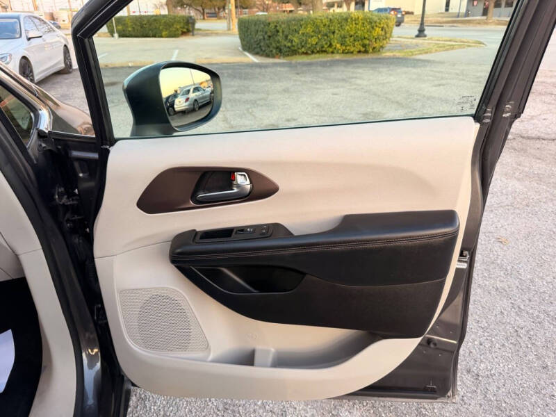 2019 Chrysler Pacifica LX