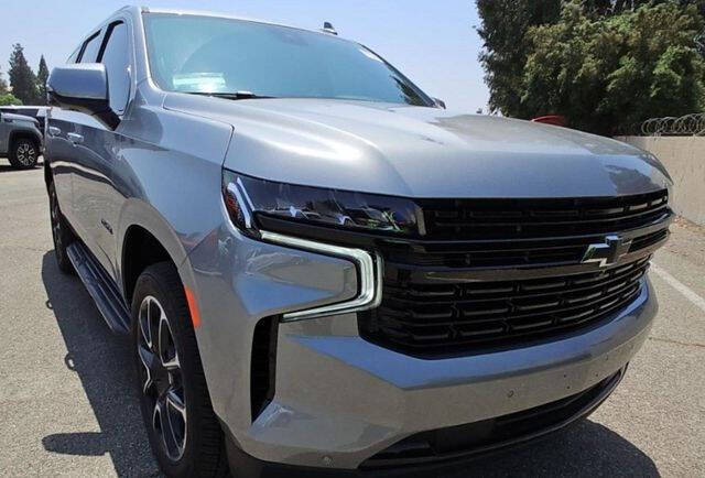 Used 2024 Chevrolet Tahoe RST with VIN 1GNSKRKD3RR300381 for sale in Bloomington, IL