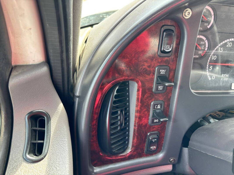 2014 Freightliner M2 106