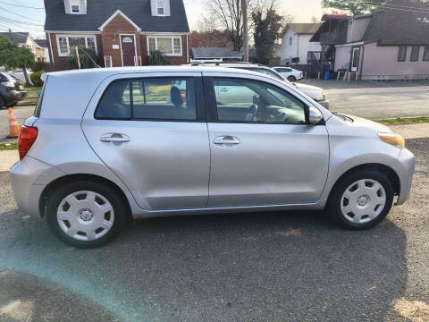 2010 Scion xD