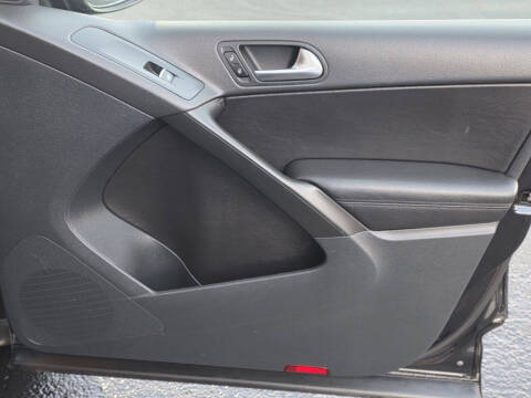 2011 Volkswagen Tiguan SE 4Motion