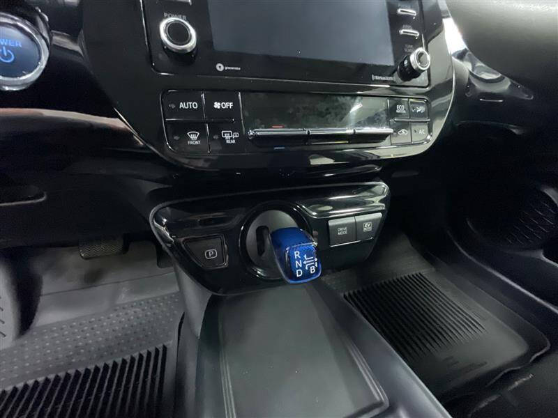 2022 Toyota Prius LE