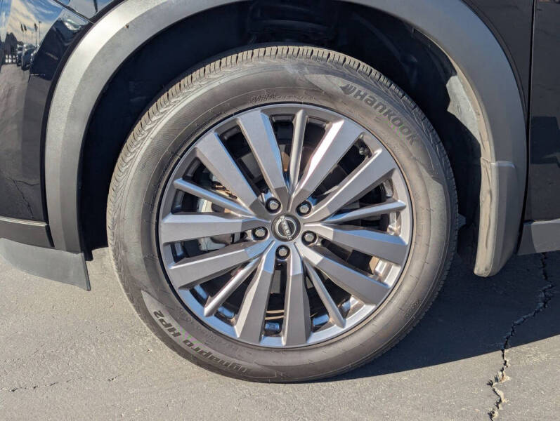 2024 Nissan Pathfinder SL