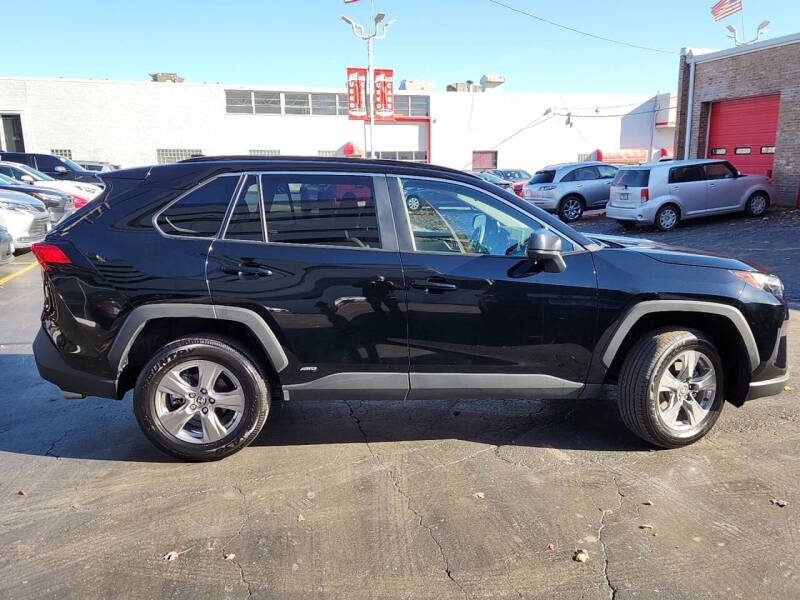 2025 Toyota RAV4 Hybrid LE