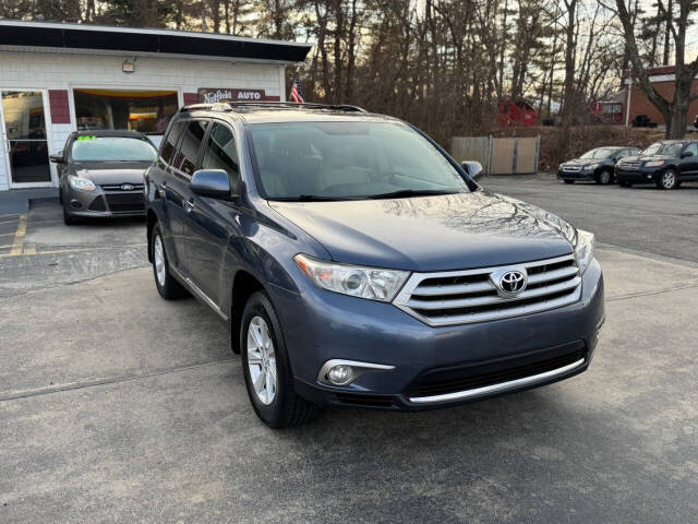 2013 Toyota Highlander for sale at Nutfield Petroleum in Londonderry, NH