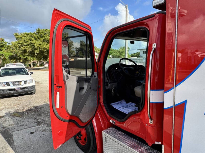 2016 Freightliner M2 106