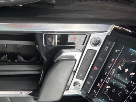 2021 Audi e-tron quattro Premium