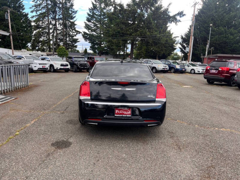 2016 Chrysler 300 C