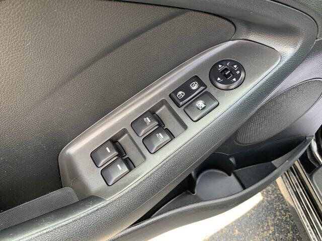 2017 Kia Forte5 LX