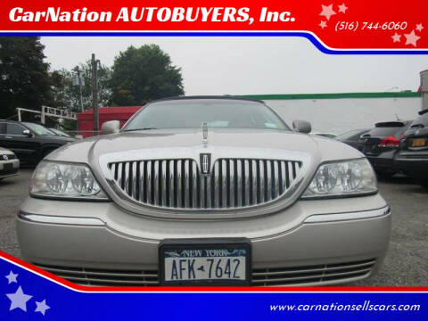 2004 Lincoln Town Car for sale at CarNation AUTOBUYERS Inc. in Rockville Centre NY