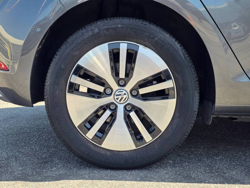 2018 Volkswagen e-Golf SEL Premium