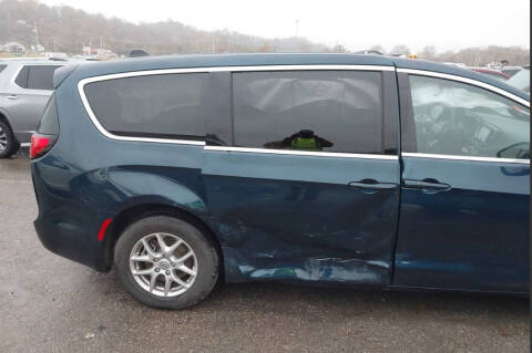 2025 Chrysler Pacifica Select
