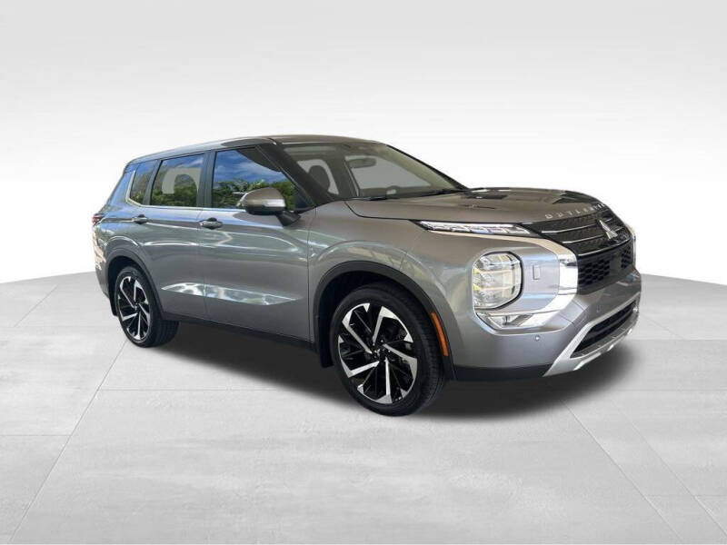 Used 2023 Mitsubishi Outlander SE with VIN JA4J4UA80PZ012394 for sale in Davie, FL