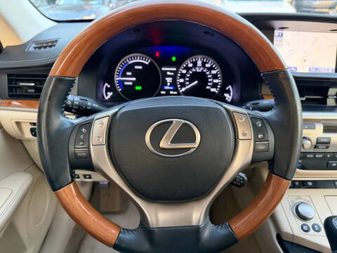 2014 Lexus ES 300h