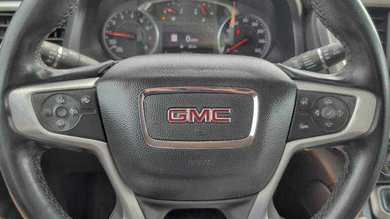 2023 GMC Acadia SLT