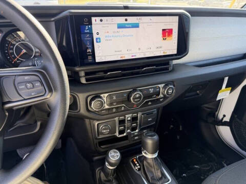 2025 Jeep Gladiator NightHawk