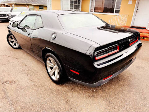 2015 Dodge Challenger SXT