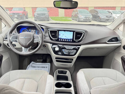 2017 Chrysler Pacifica Touring