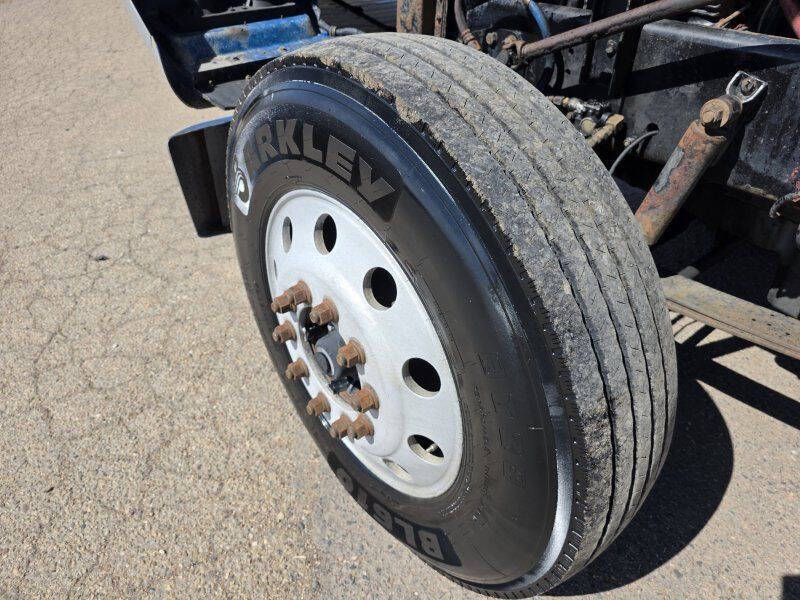 2001 Freightliner Conventional XL
