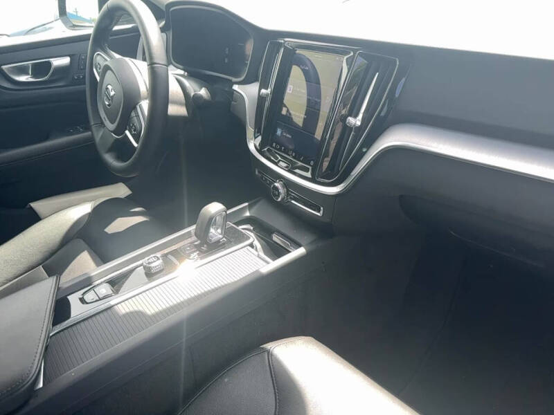 2025 Volvo S60 B5 Core