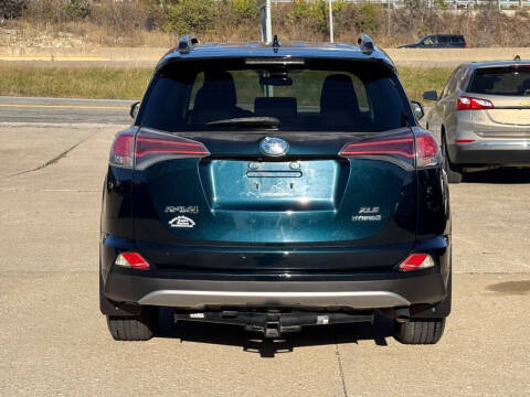 2017 Toyota RAV4 Hybrid XLE
