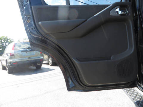 2009 Nissan Pathfinder SE Off Road