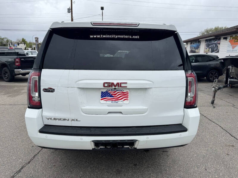 2017 GMC Yukon XL SLT