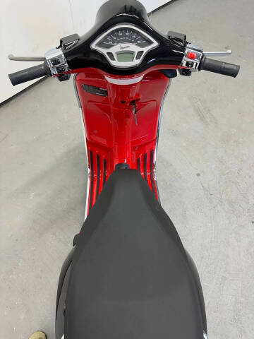 2023 Vespa Primavera 50 Mickey Mouse Edit