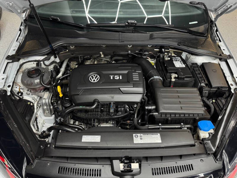 2020 Volkswagen Golf GTI SE