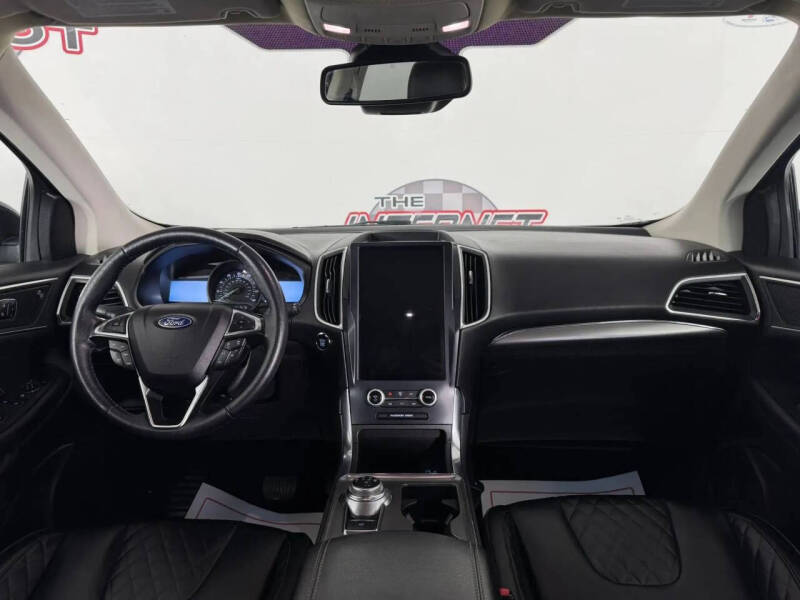 2023 Ford Edge Titanium