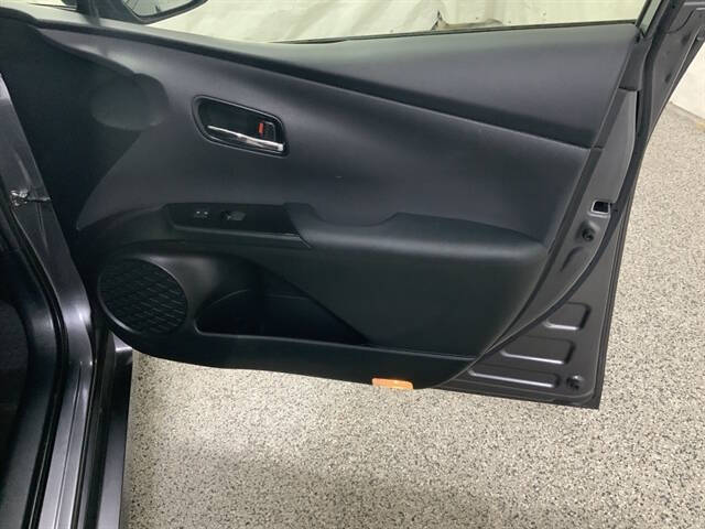 2022 Toyota Prius LE