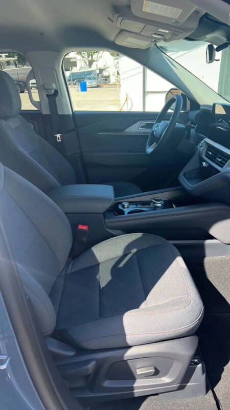 2025 Ford Explorer Active