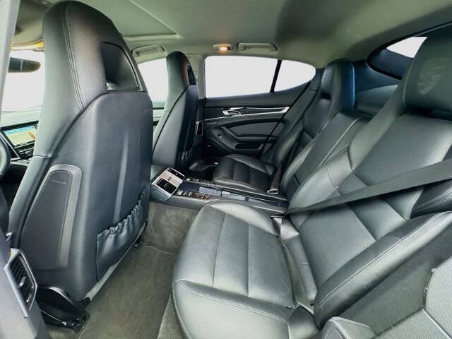 2016 Porsche Panamera