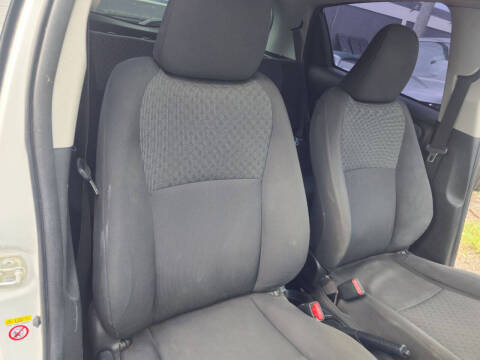 2015 Toyota Yaris 5-Door SE