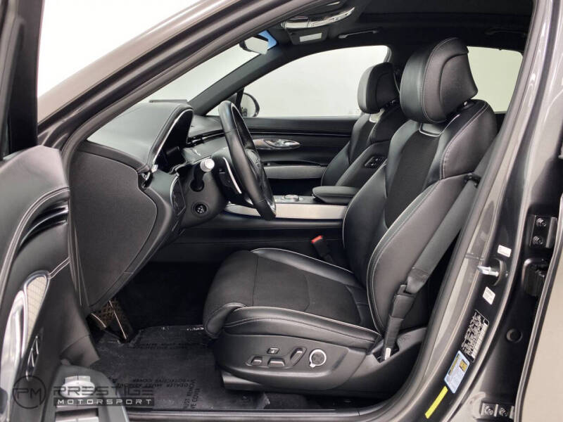 2023 Genesis GV70 2.5T Standard