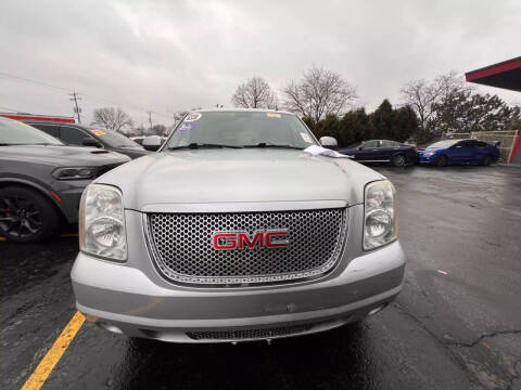 2013 GMC Yukon for sale at AUTOPLEX OF MILWAUKEE in Milwaukee WI