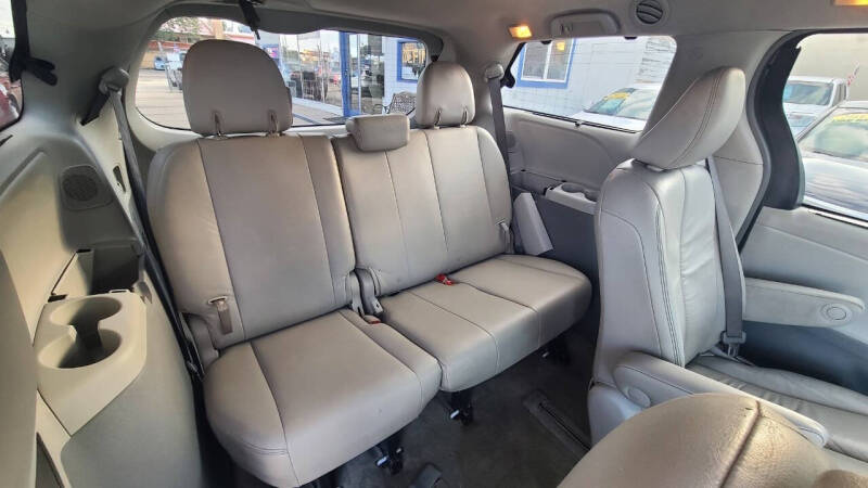 2011 Toyota Sienna XLE 7-Passenger